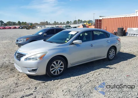 2015 Nissan Altima 2.5/2.5 S/2.5 Sl/2.5 Sv z USA, uszkodzony, nr VIN 1N4AL3AP5FC273246